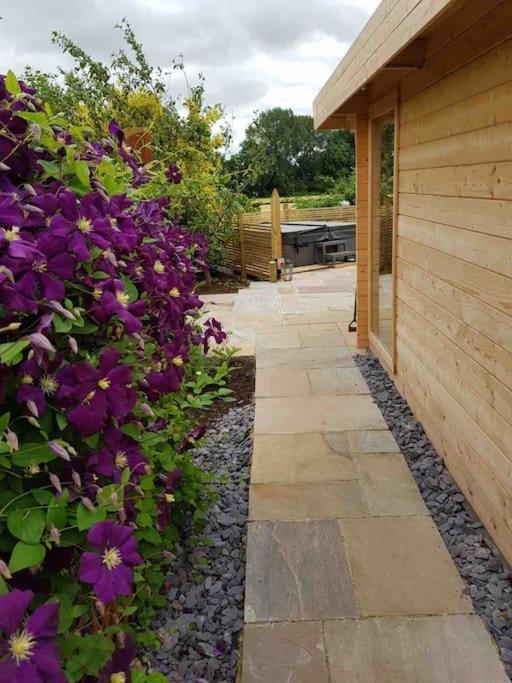 Villa Moors Wood Relaxing ,Tranquil Retreat With Hot Tub Chippenham  Esterno foto