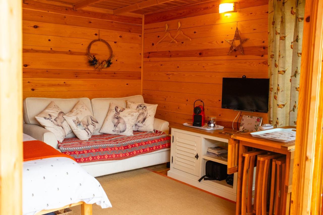 Villa Moors Wood Relaxing ,Tranquil Retreat With Hot Tub Chippenham  Esterno foto