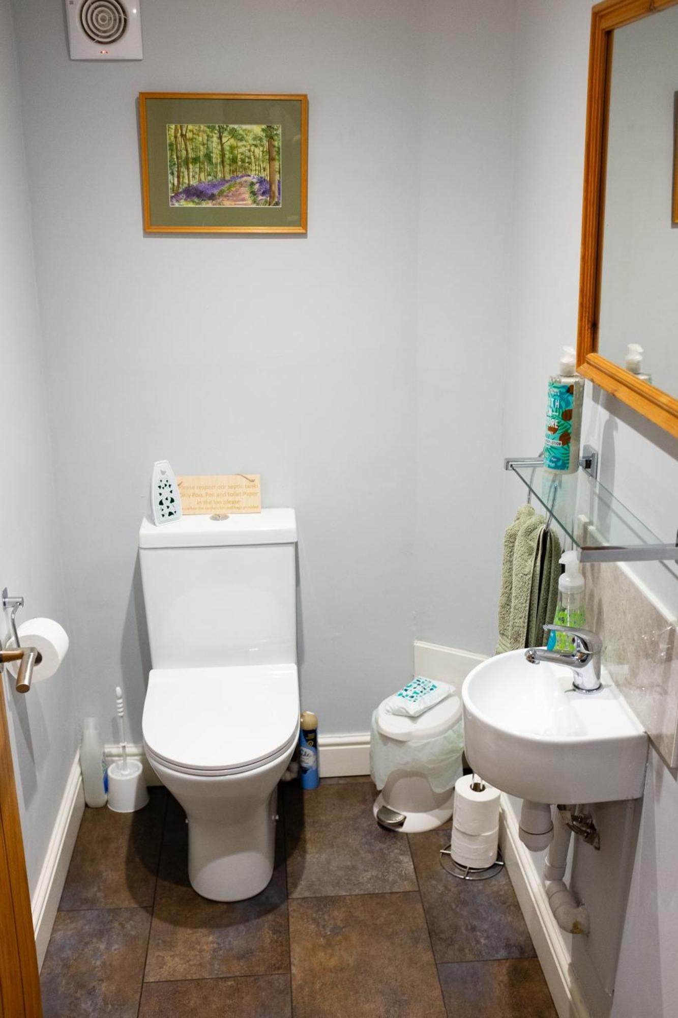 Villa Moors Wood Relaxing ,Tranquil Retreat With Hot Tub Chippenham  Esterno foto