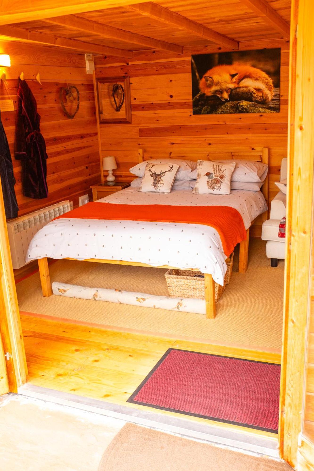 Villa Moors Wood Relaxing ,Tranquil Retreat With Hot Tub Chippenham  Esterno foto