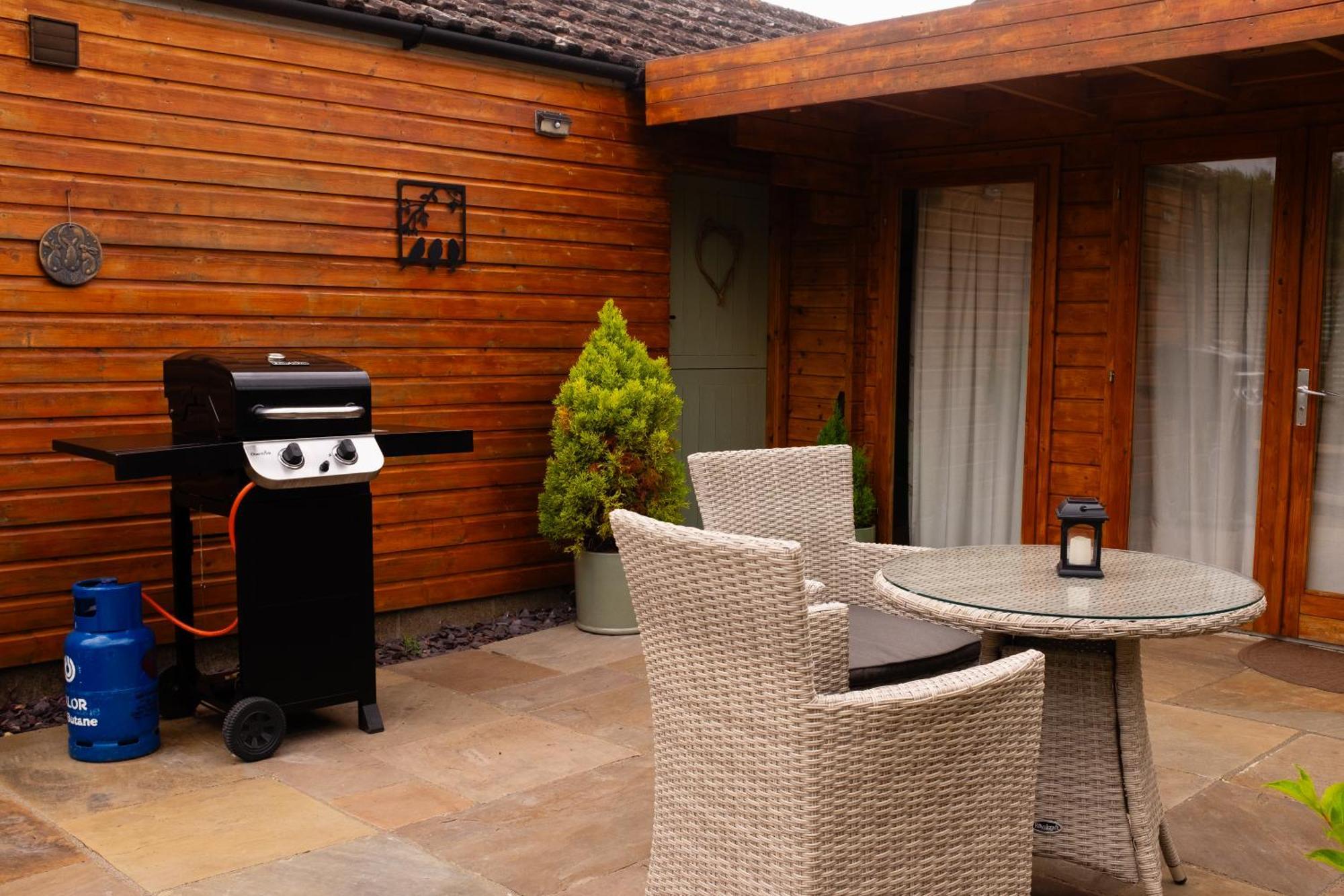 Villa Moors Wood Relaxing ,Tranquil Retreat With Hot Tub Chippenham  Esterno foto