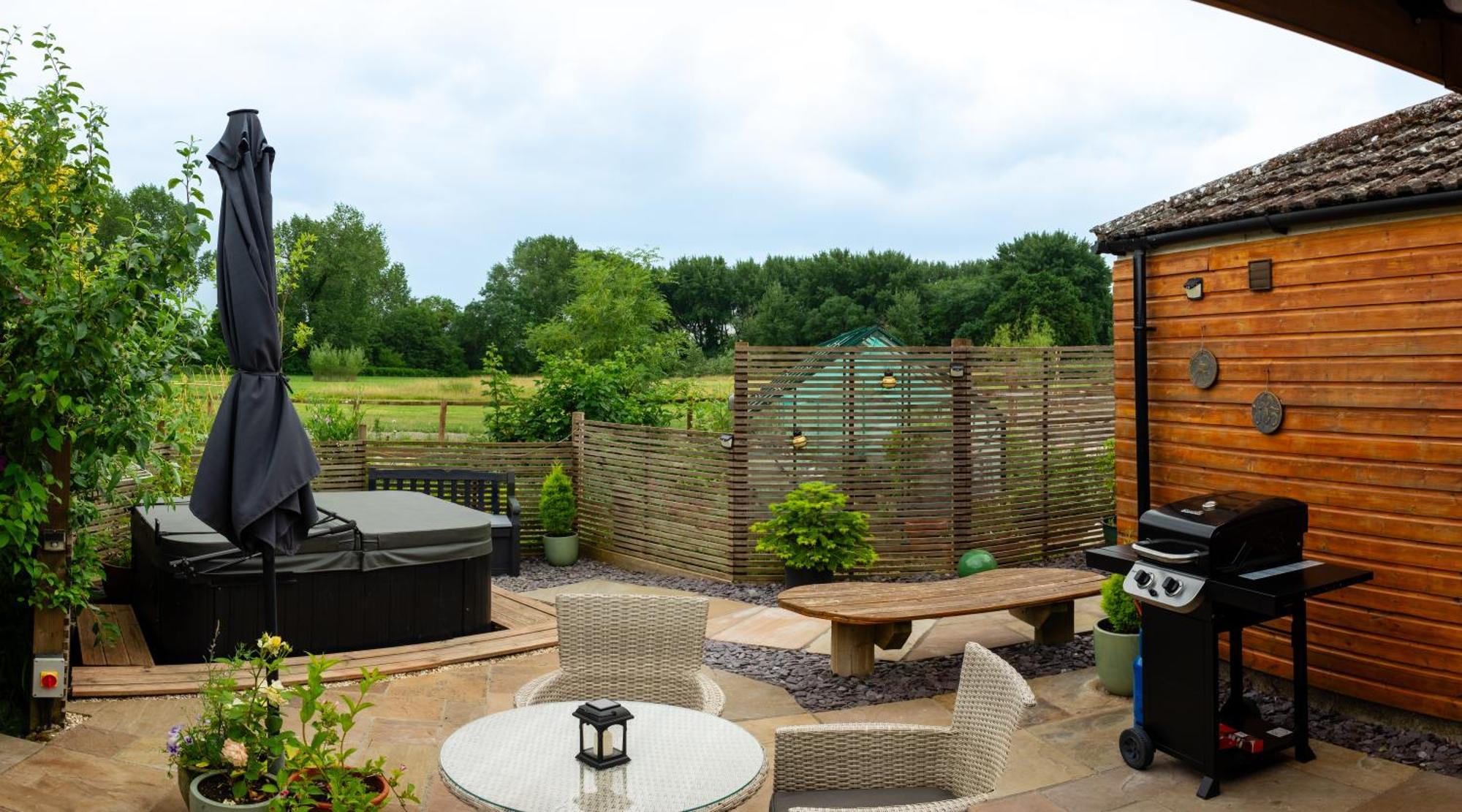 Villa Moors Wood Relaxing ,Tranquil Retreat With Hot Tub Chippenham  Esterno foto